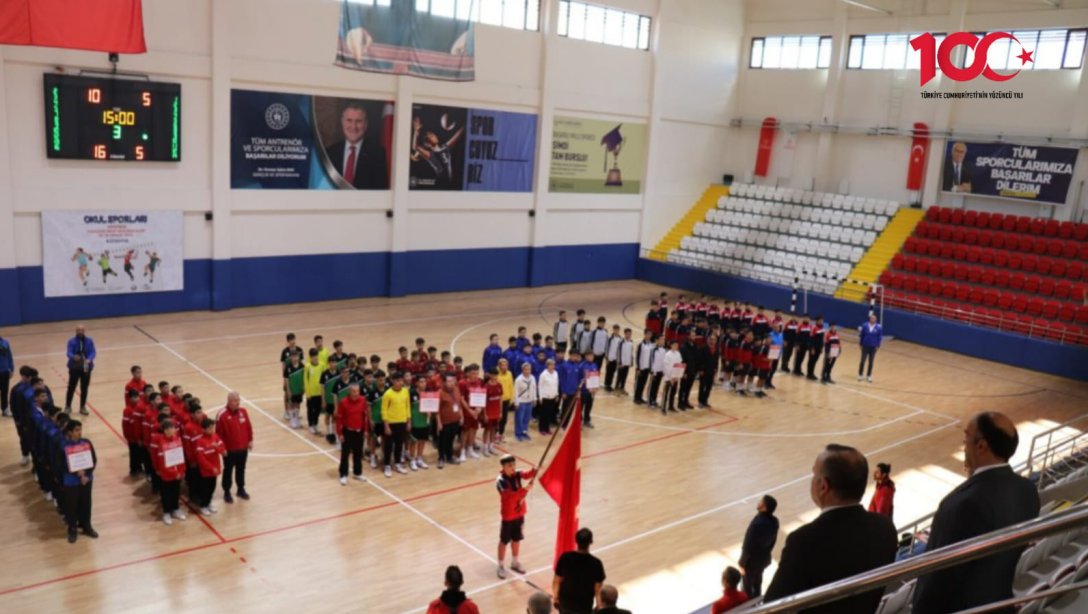 T.C. Gençlik ve Spor Bakanlığı ile T.C. Milli Eğitim Bakanlığı Koordinesinde Okul Sporları Hentbol Yıldızlar Grup Müsabakaları 26-28 Aralık 2023 Kütahya Tavşanlı da Gerçekleştirildi